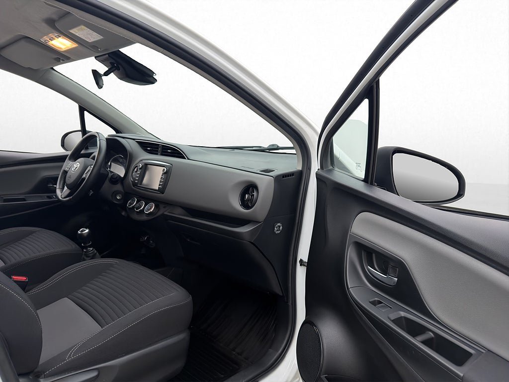 Vehicle Image 14