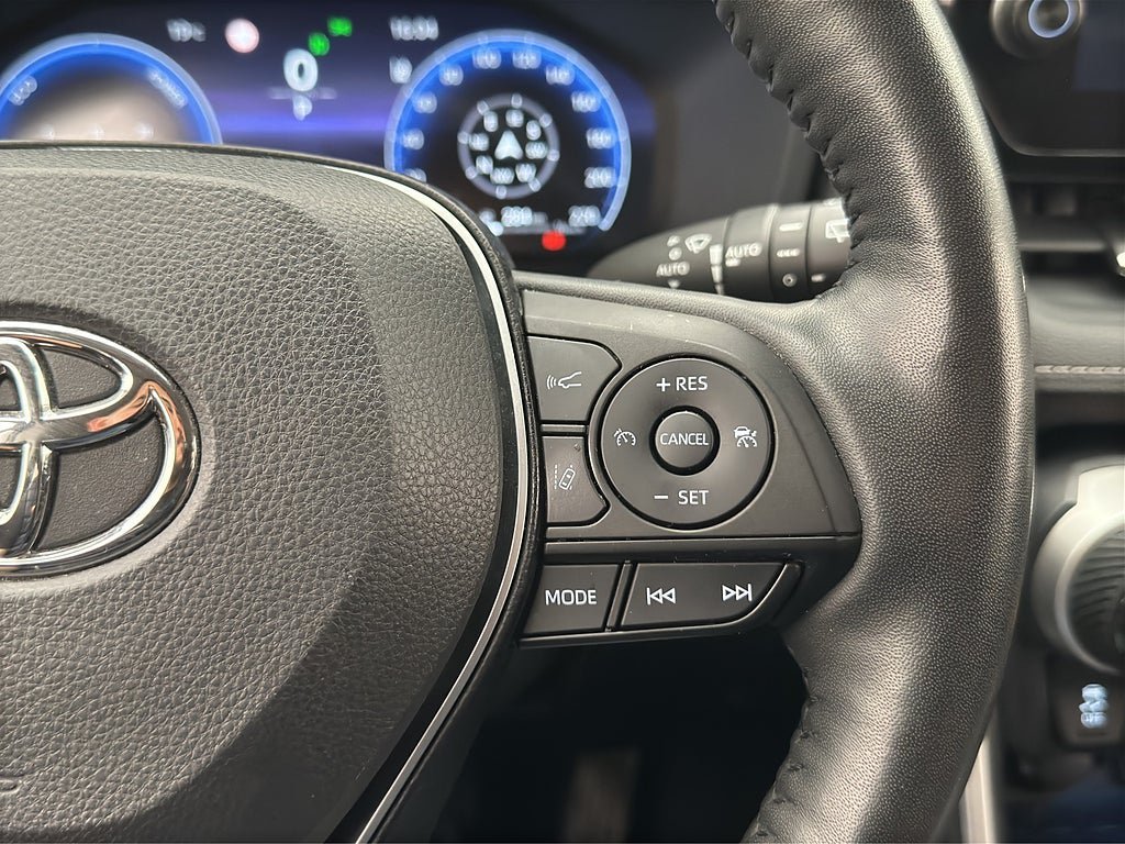 Vehicle Image 17