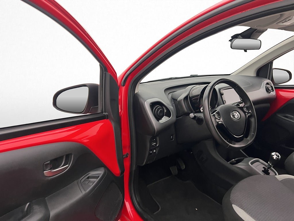 Vehicle Image 9