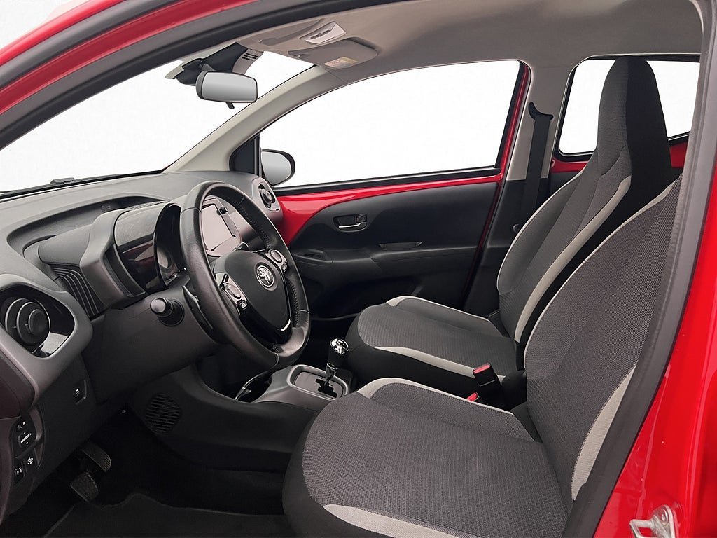 Vehicle Image 11