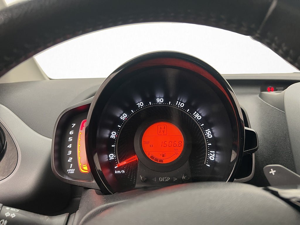 Vehicle Image 13