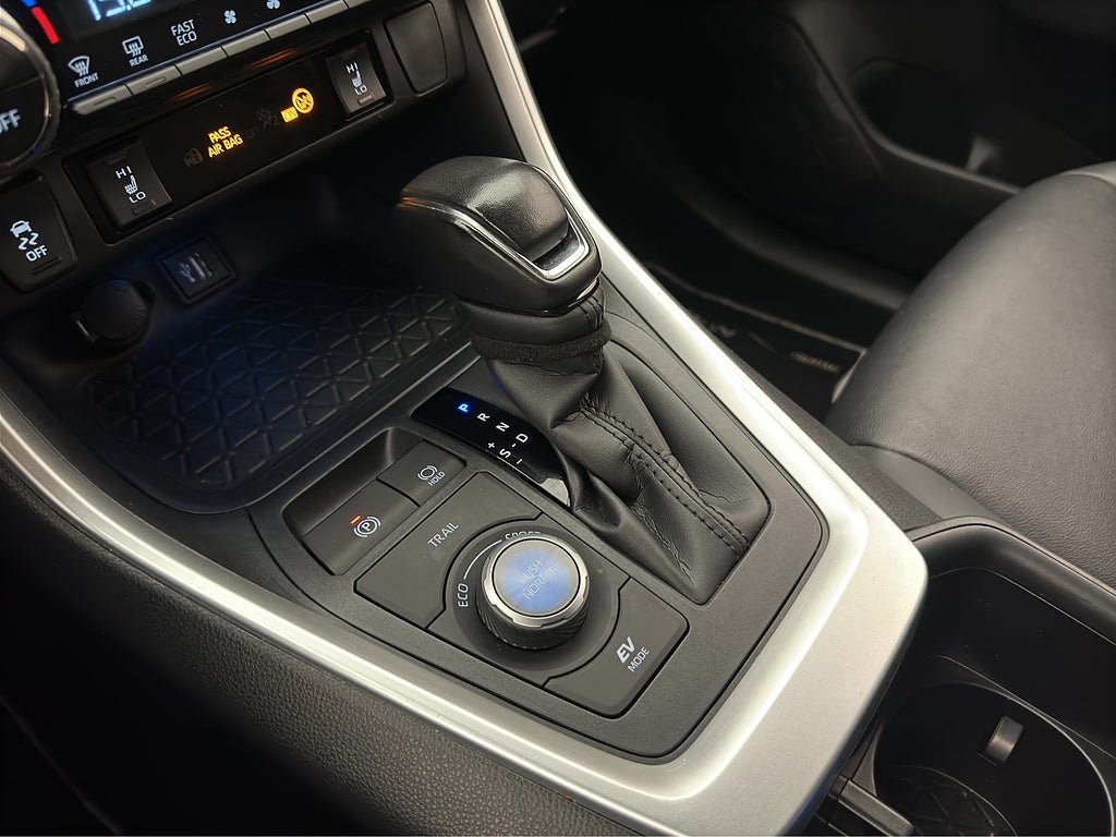 Vehicle Image 22