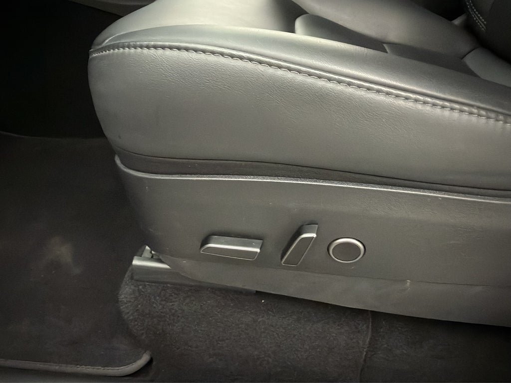 Vehicle Image 33