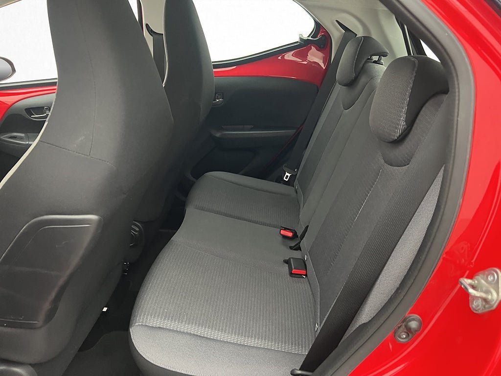Vehicle Image 17