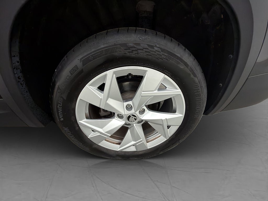 Vehicle Image 33
