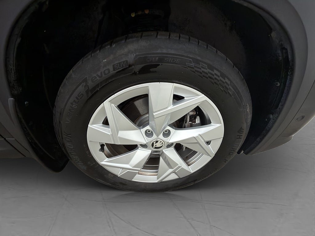 Vehicle Image 35