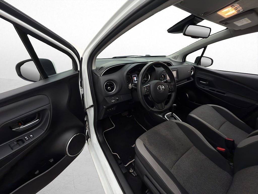 Vehicle Image 9
