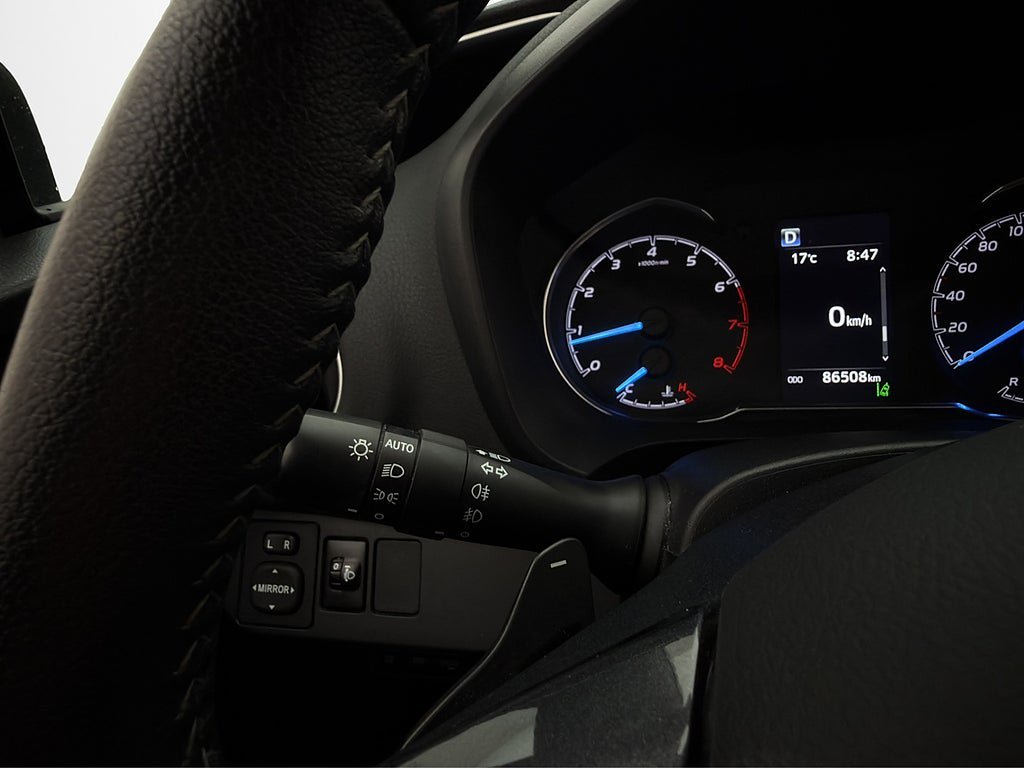 Vehicle Image 12