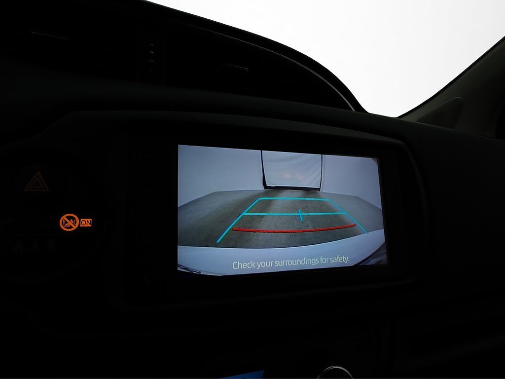 Vehicle Image 16
