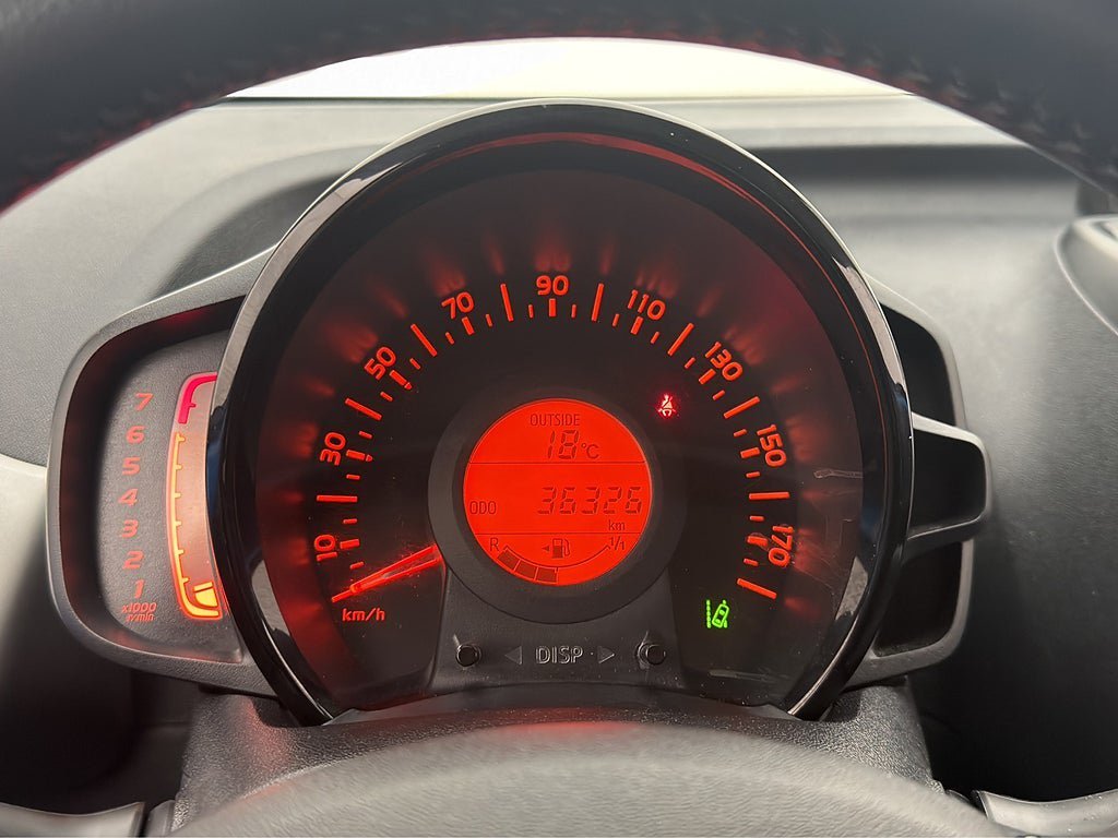Vehicle Image 16