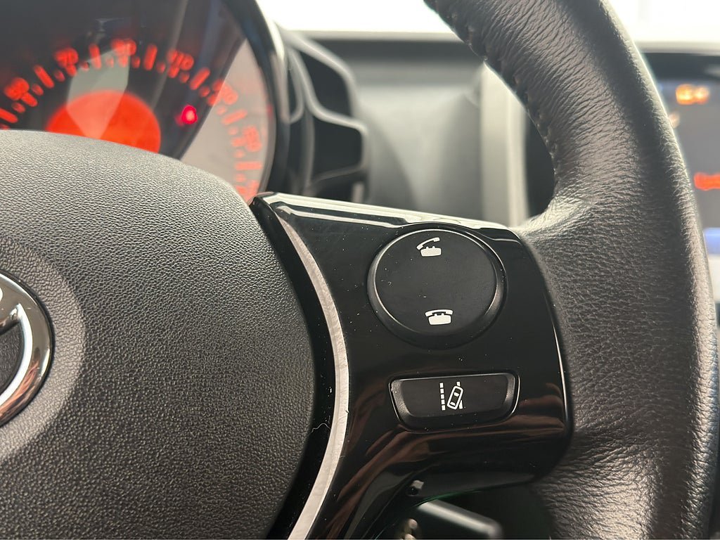 Vehicle Image 17