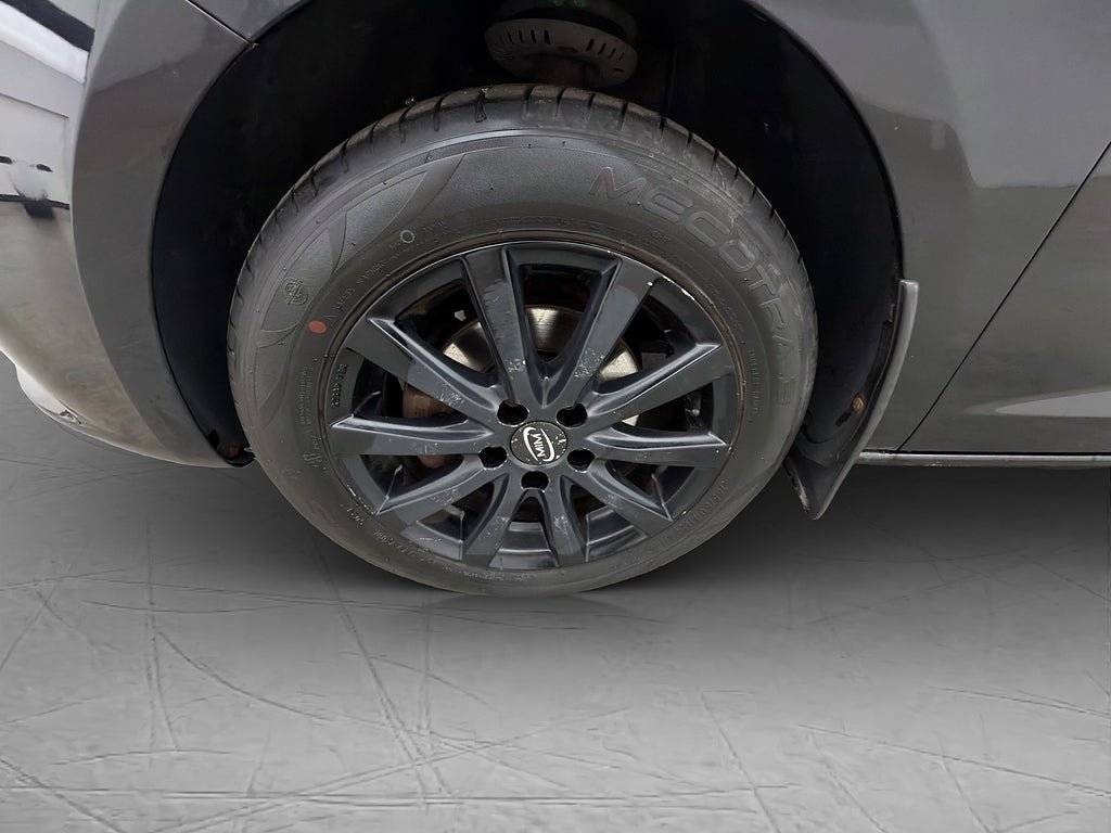 Vehicle Image 24