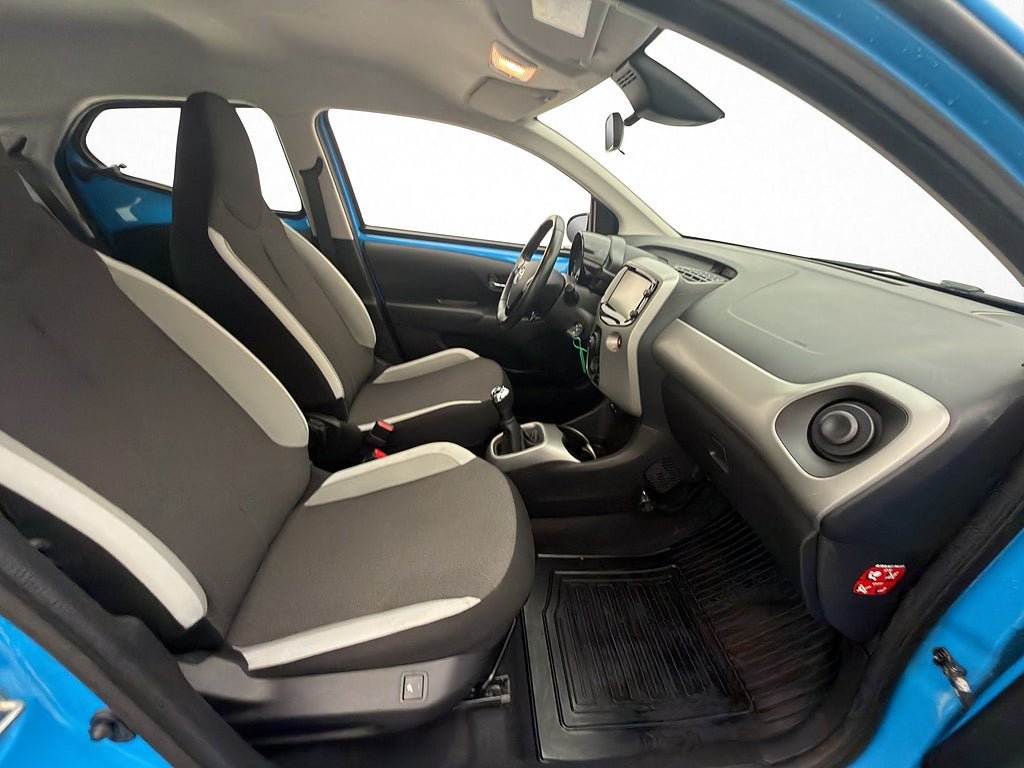 Vehicle Image 23