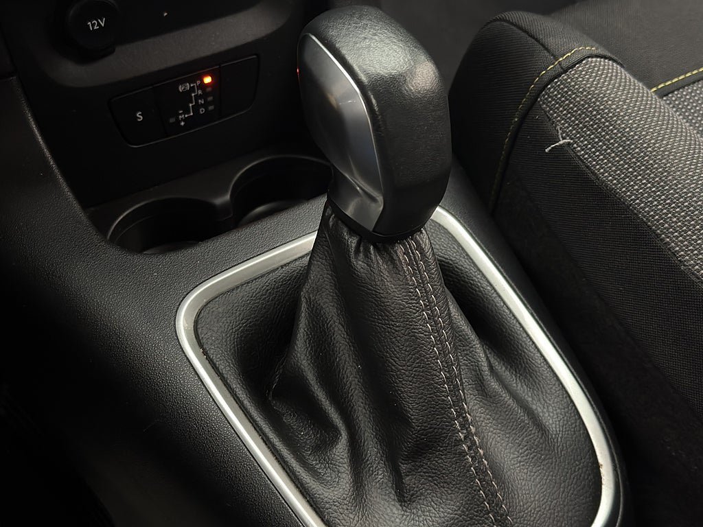 Vehicle Image 24