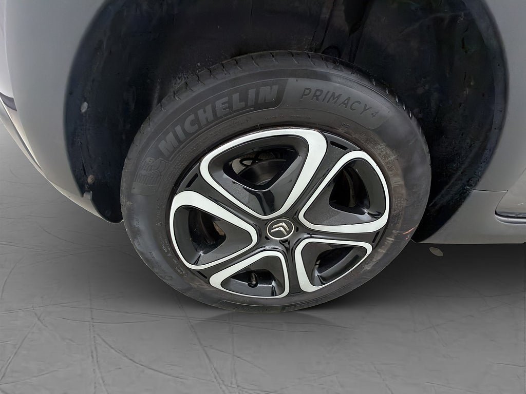 Vehicle Image 31