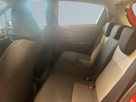 Vehicle Image 13