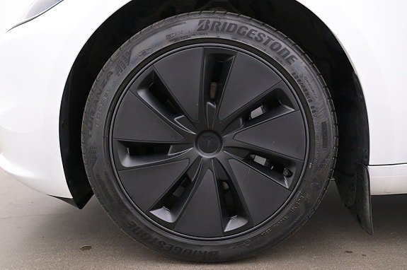Vehicle Image 27