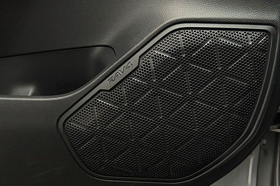 Vehicle Image 28