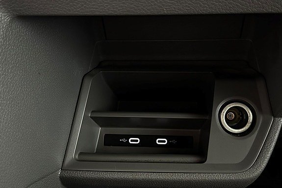 Vehicle Image 26