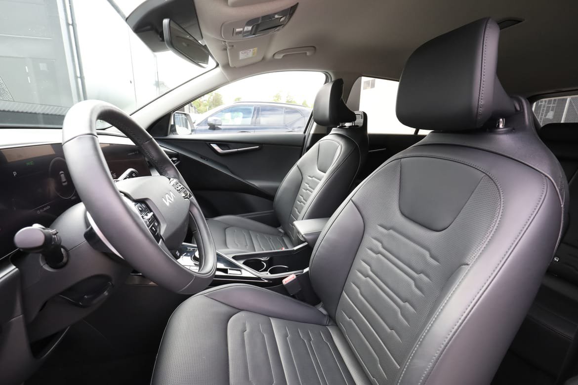 Vehicle Image 11