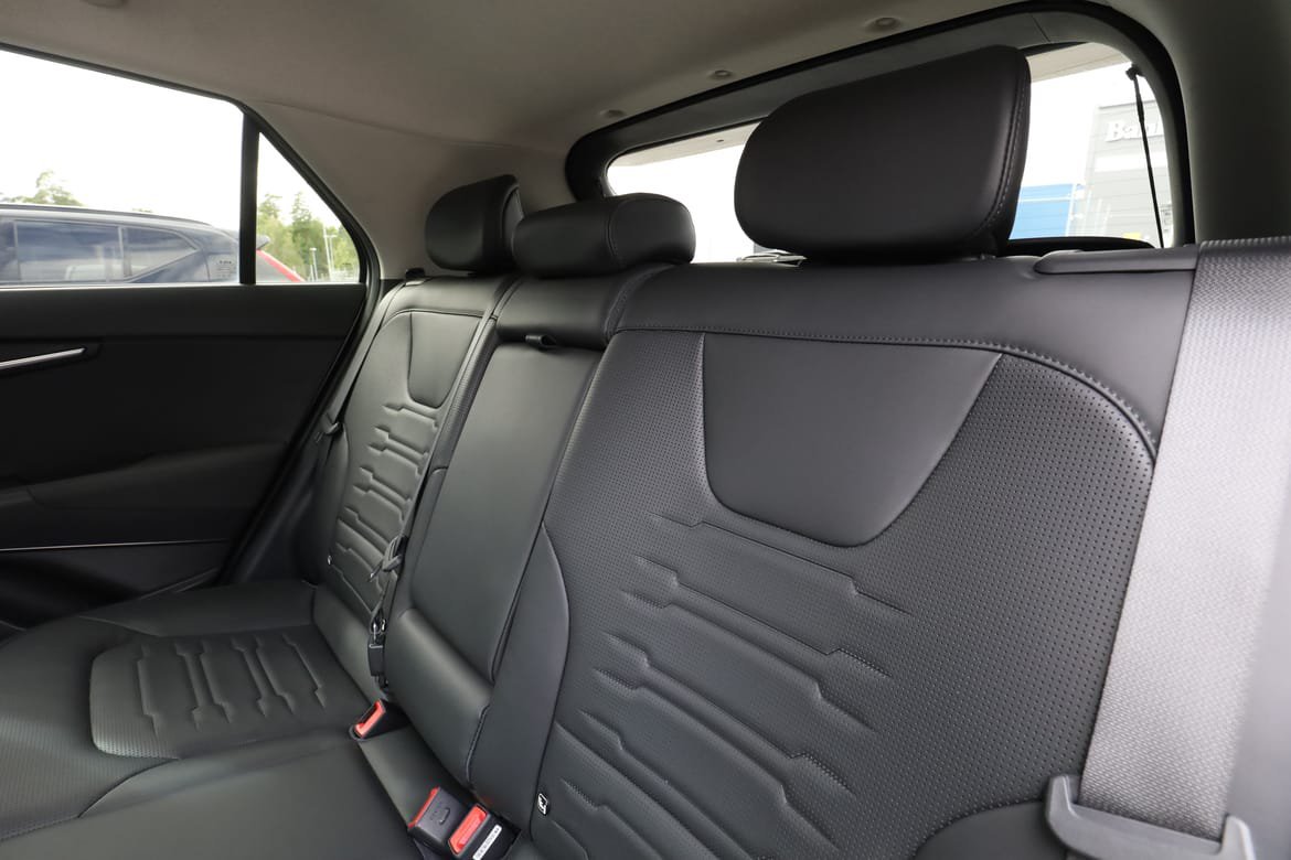 Vehicle Image 15