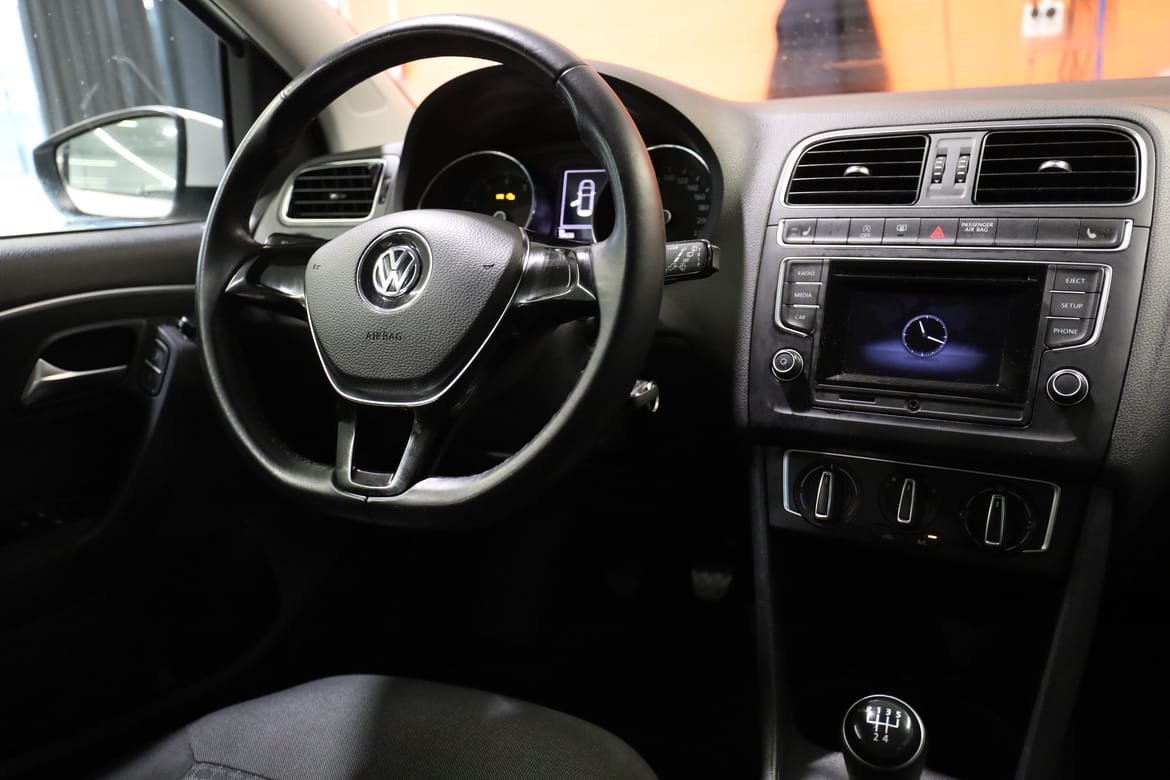 Vehicle Image 14