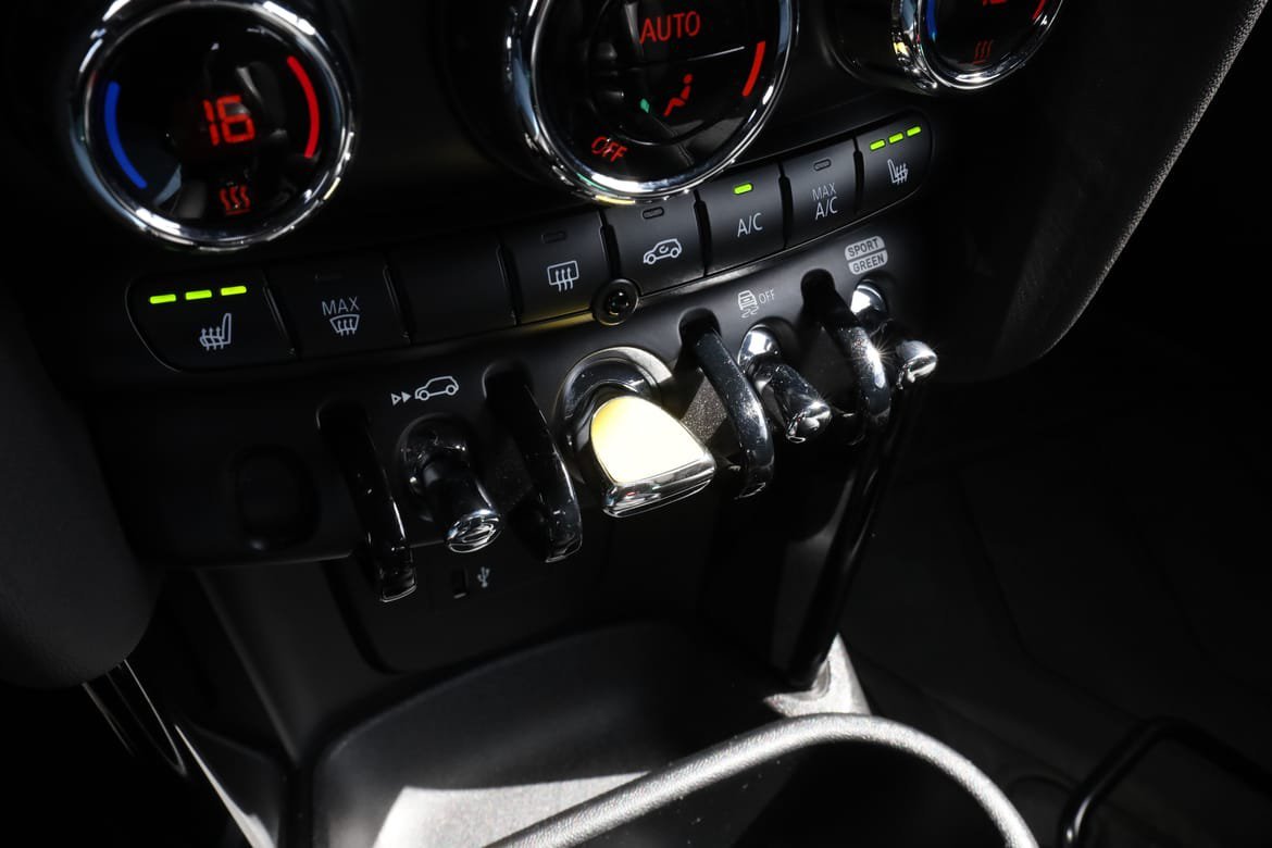 Vehicle Image 28