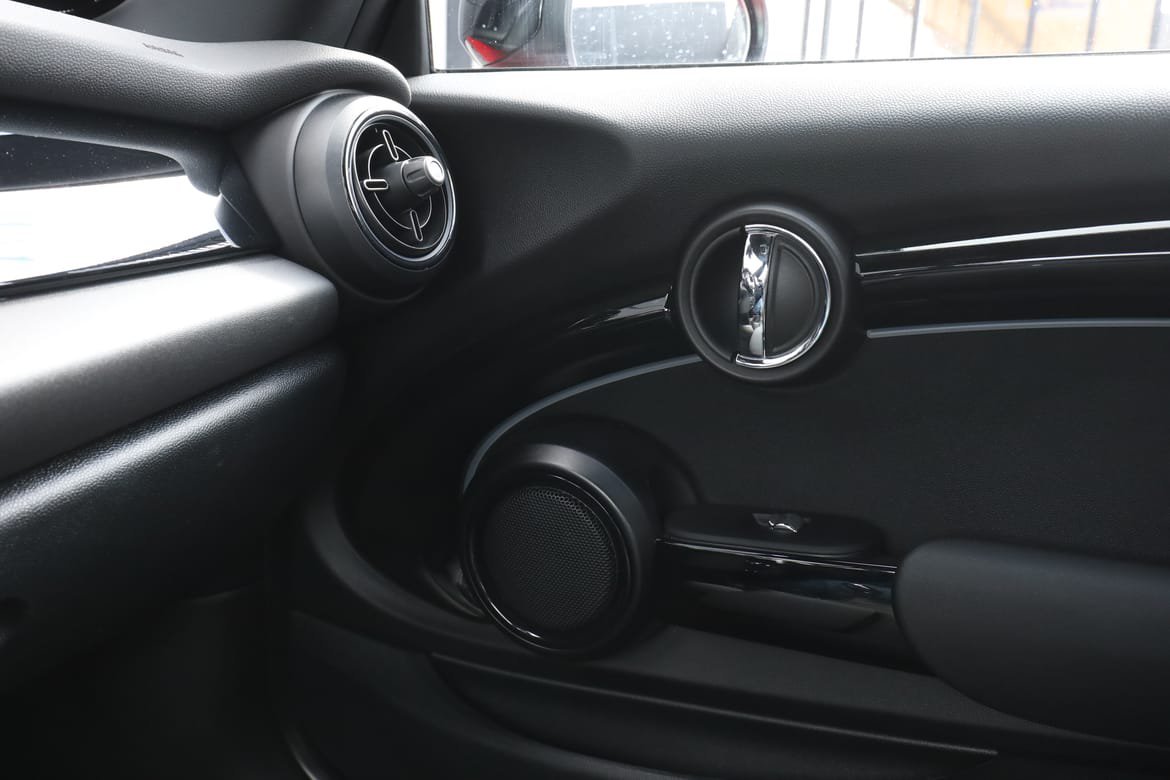 Vehicle Image 33