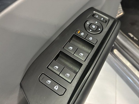 Vehicle Image 28