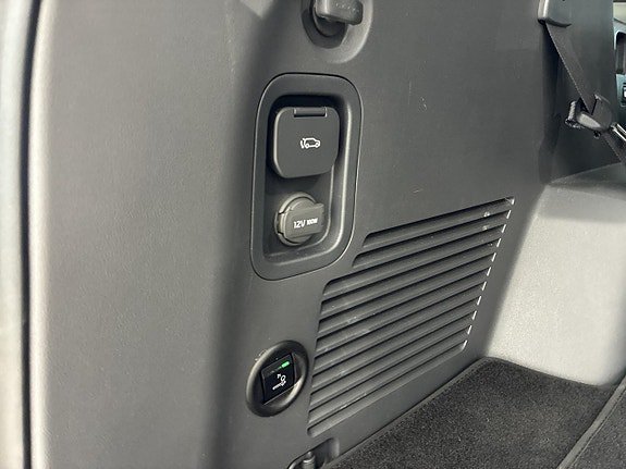 Vehicle Image 38