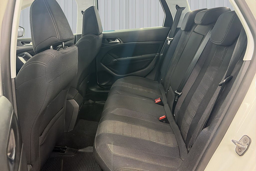 Vehicle Image 17
