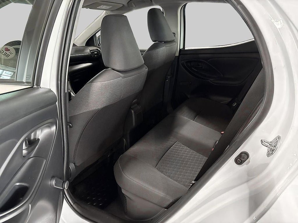 Vehicle Image 11