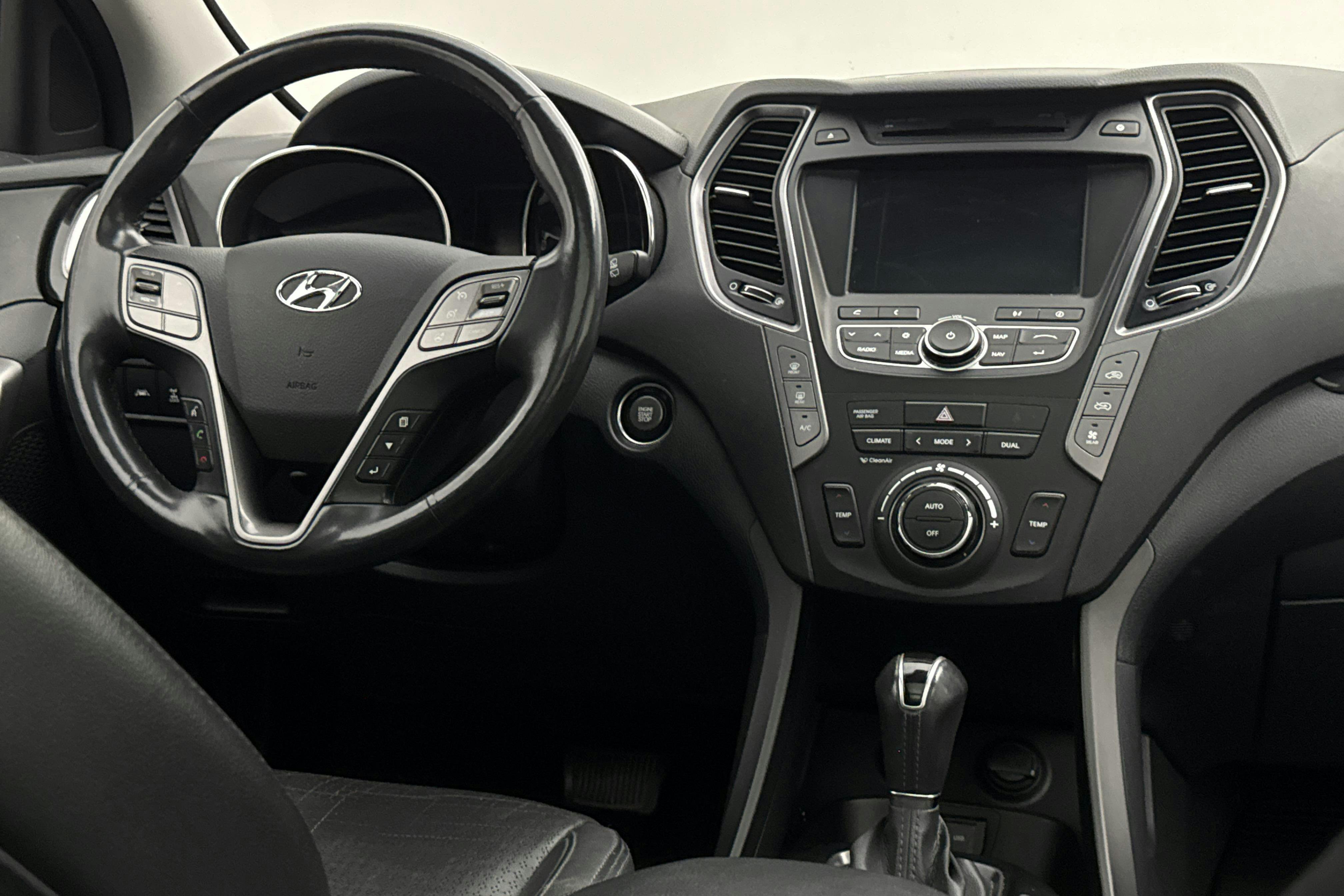 Vehicle Image 16