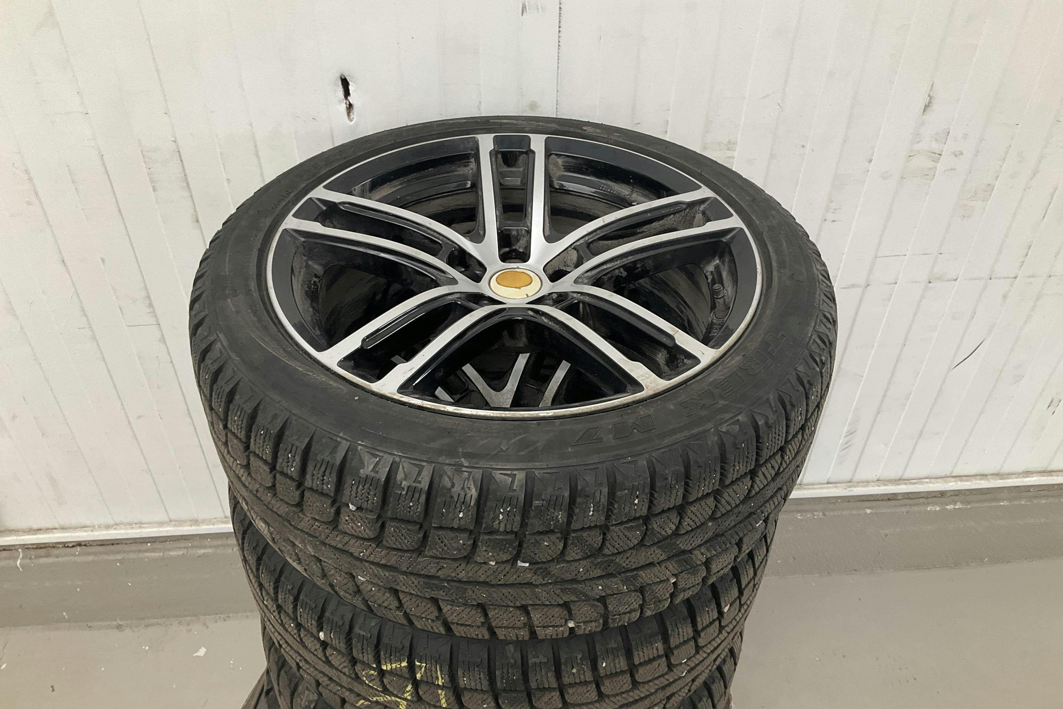 Vehicle Image 13