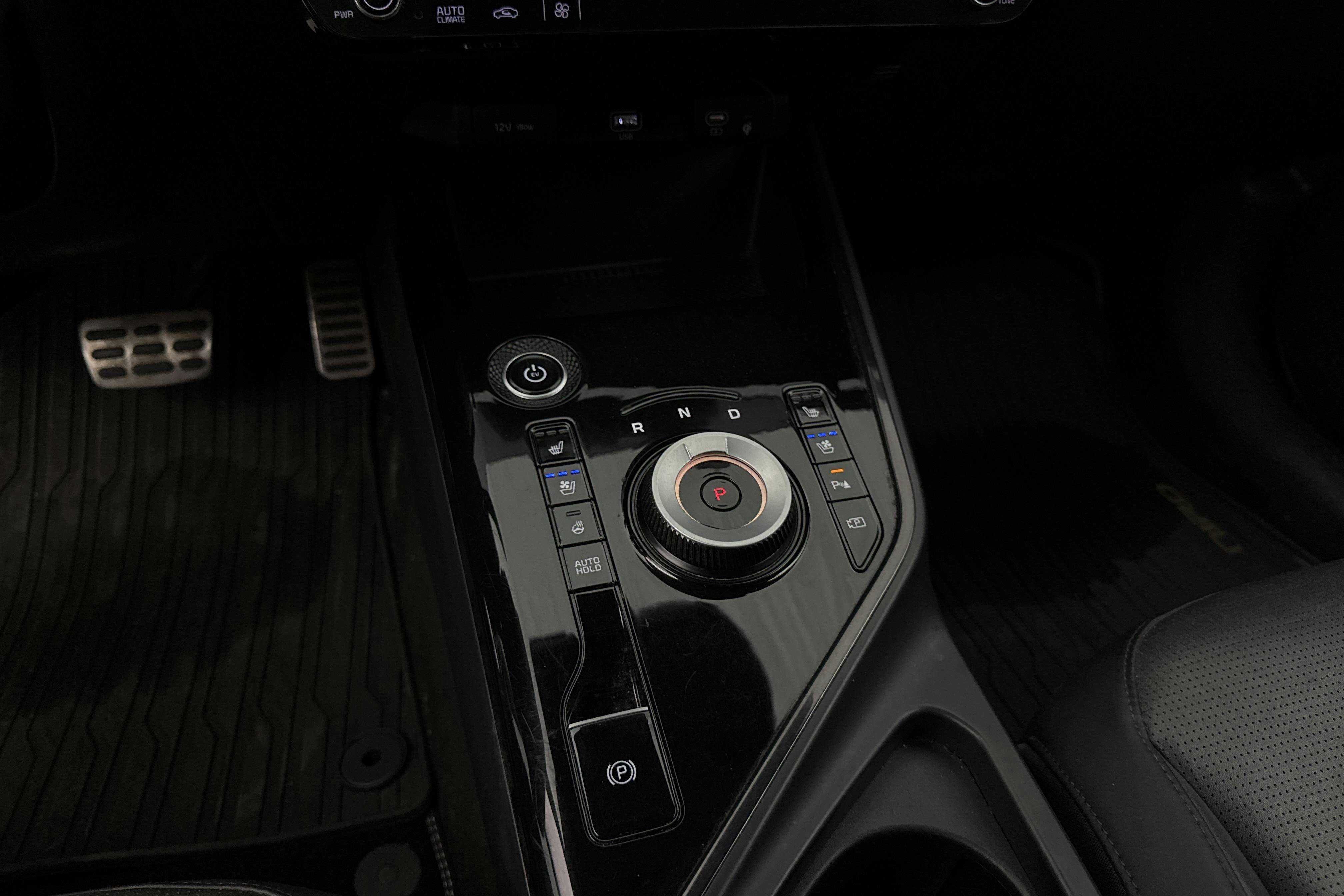 Vehicle Image 15