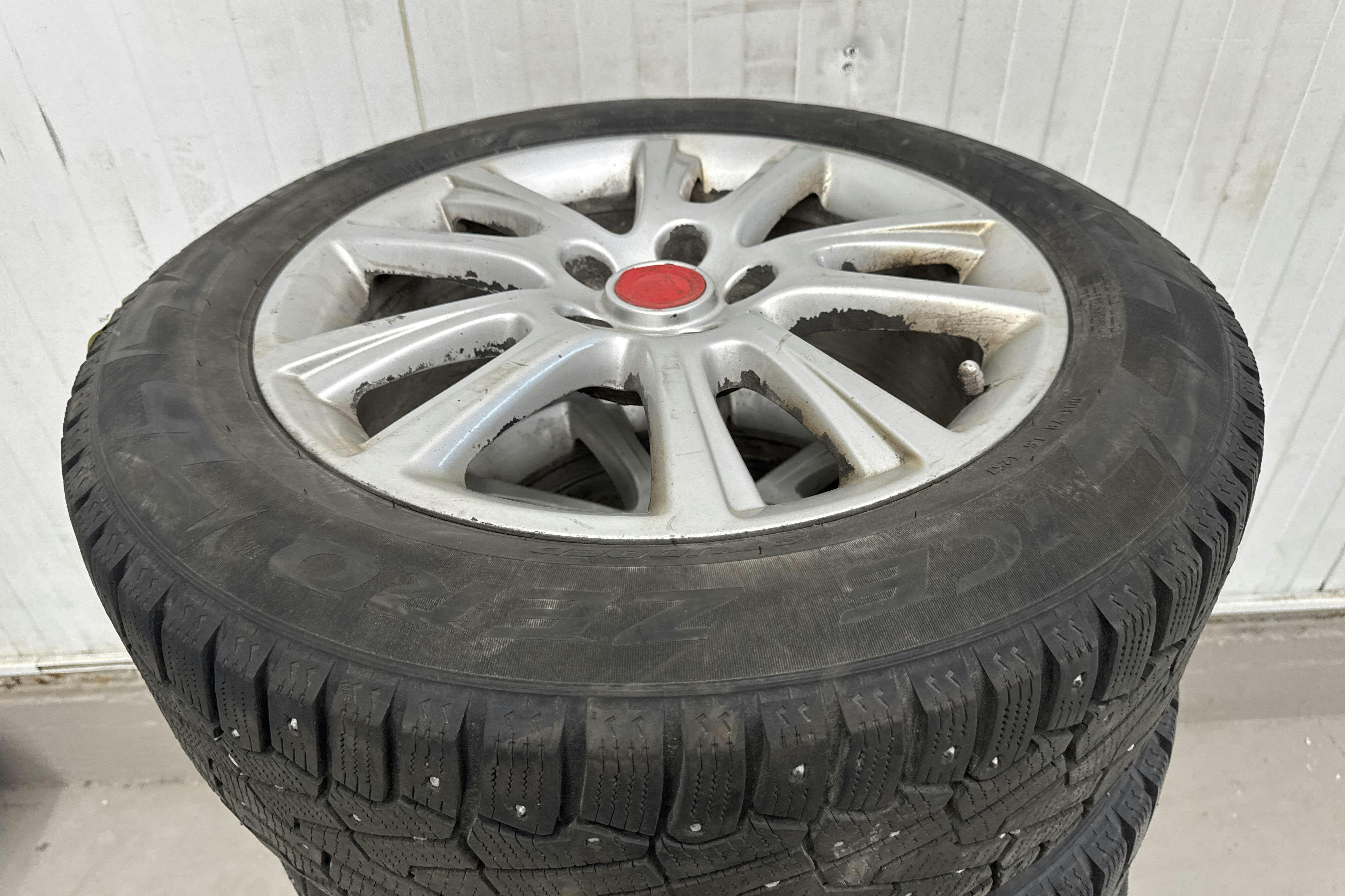 Vehicle Image 16