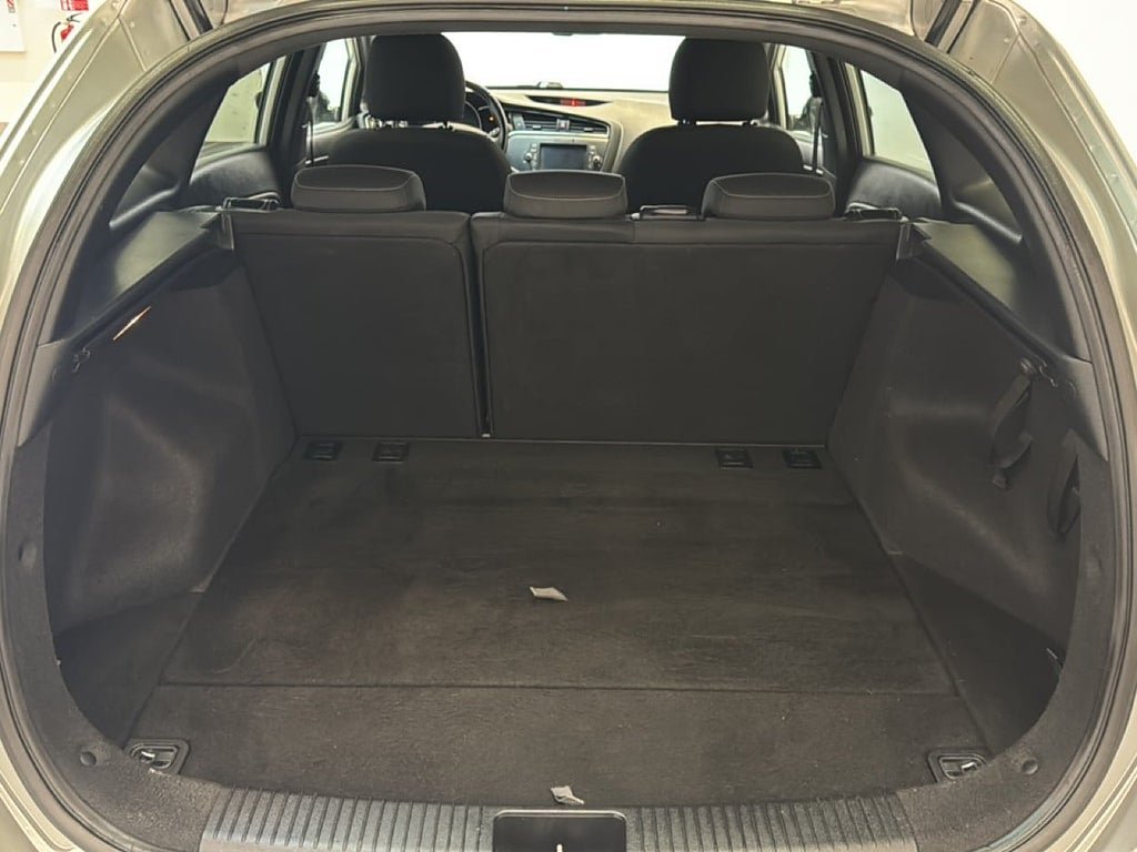 Vehicle Image 14