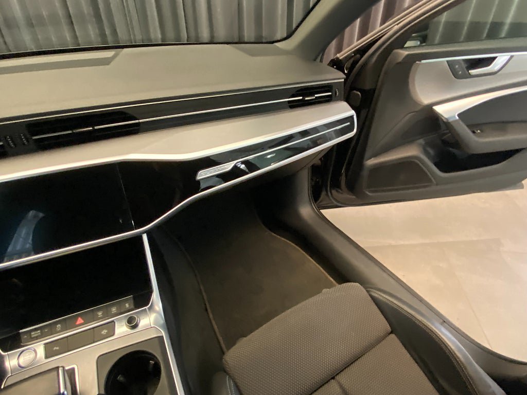 Vehicle Image 32