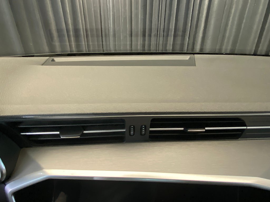Vehicle Image 36