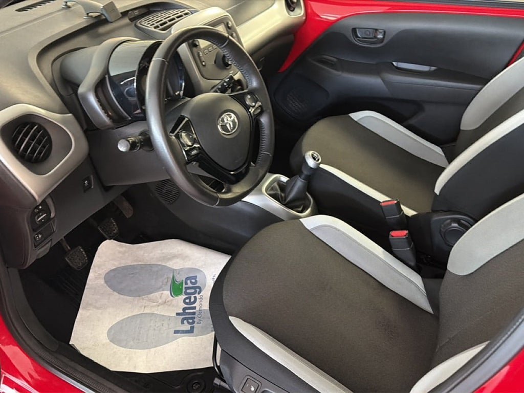 Vehicle Image 10