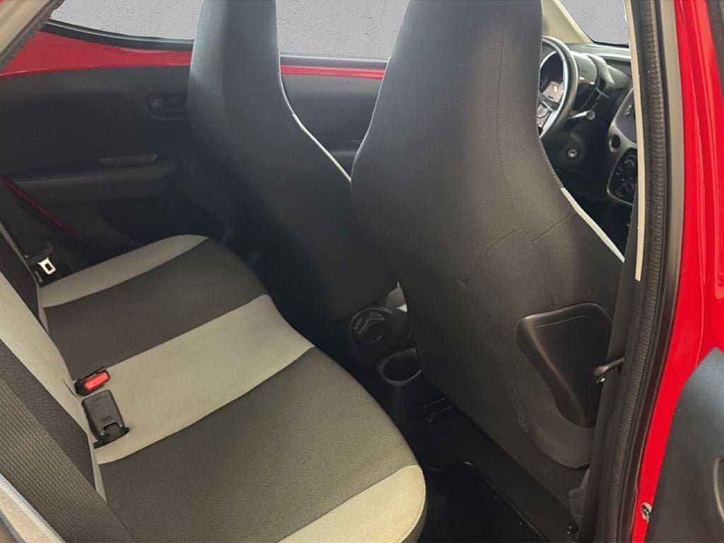 Vehicle Image 13