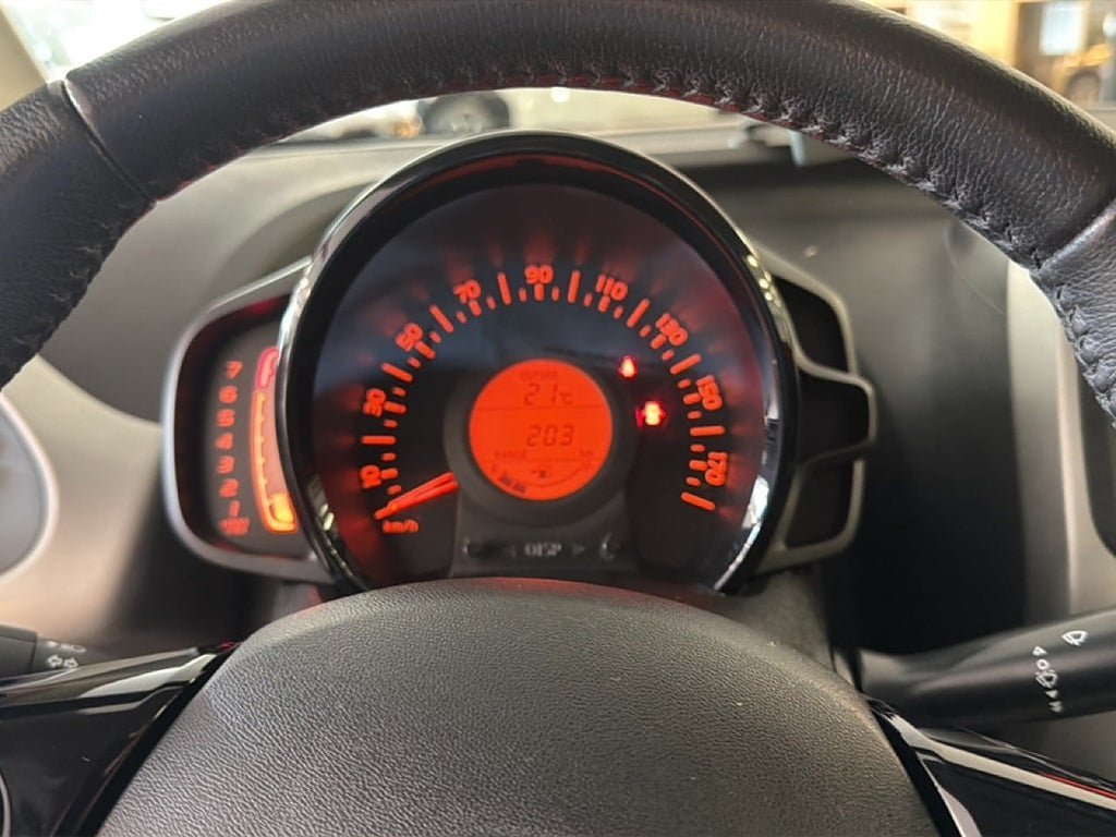 Vehicle Image 15