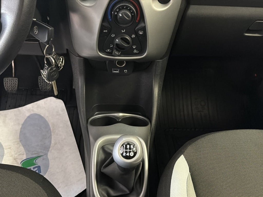 Vehicle Image 18