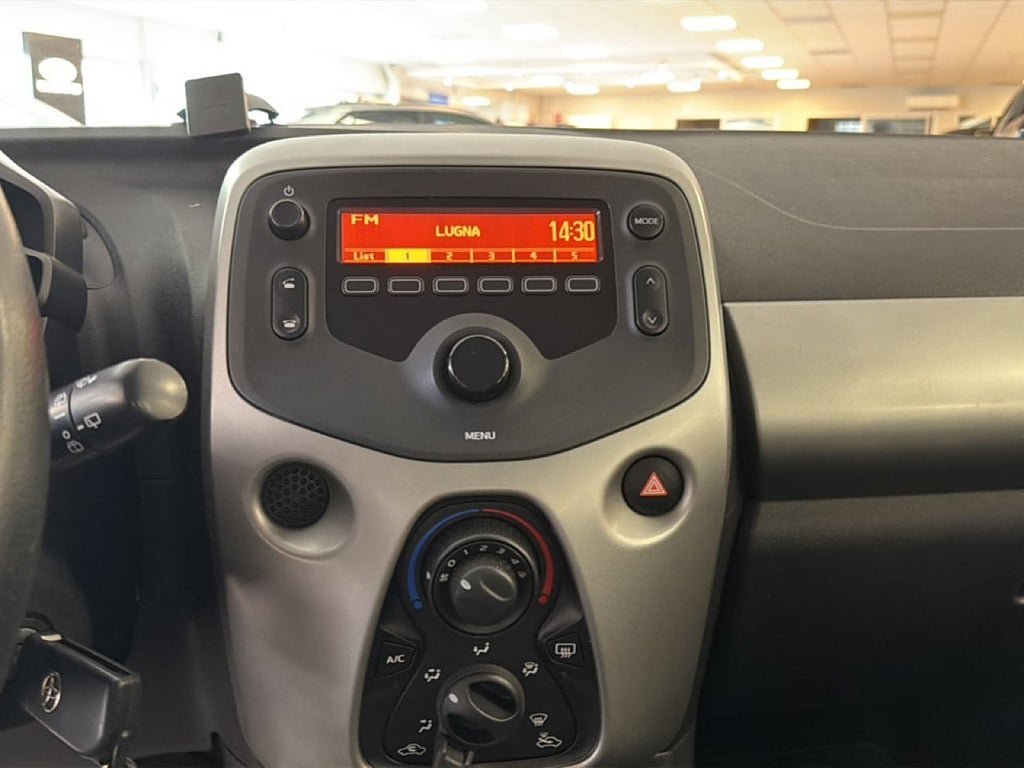 Vehicle Image 19