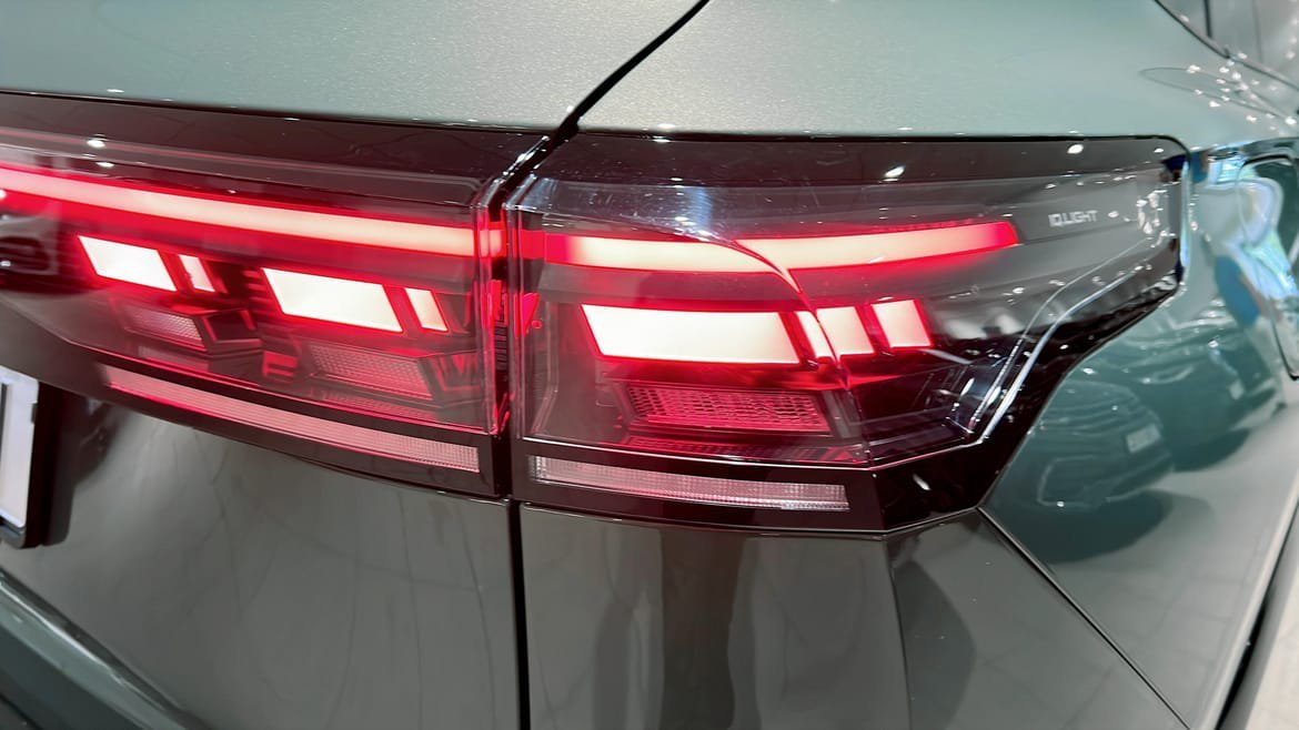 Vehicle Image 15
