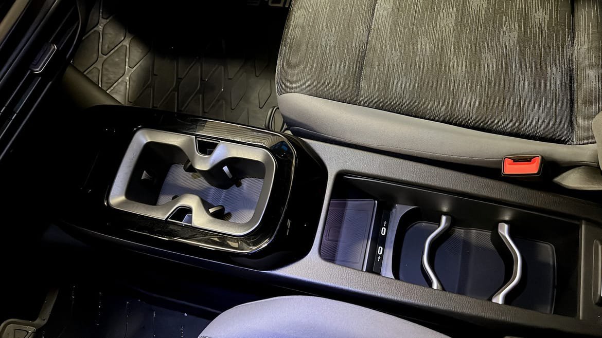 Vehicle Image 15