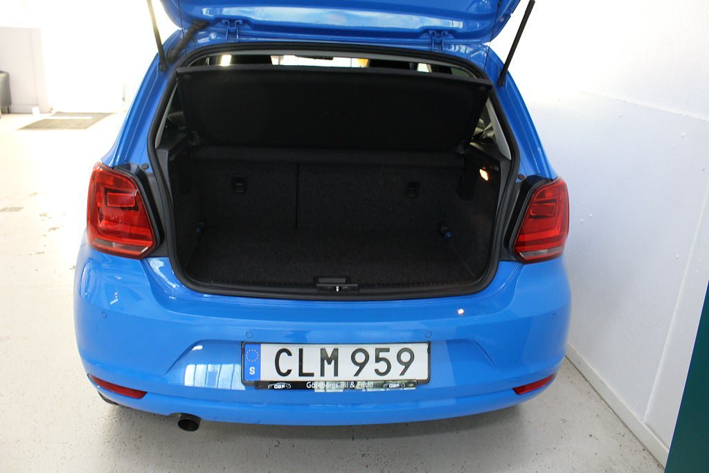 Vehicle Image 16