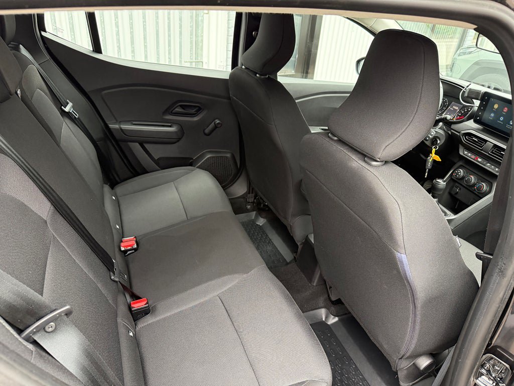 Vehicle Image 6