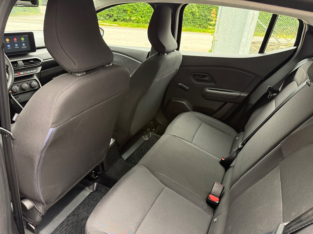 Vehicle Image 7