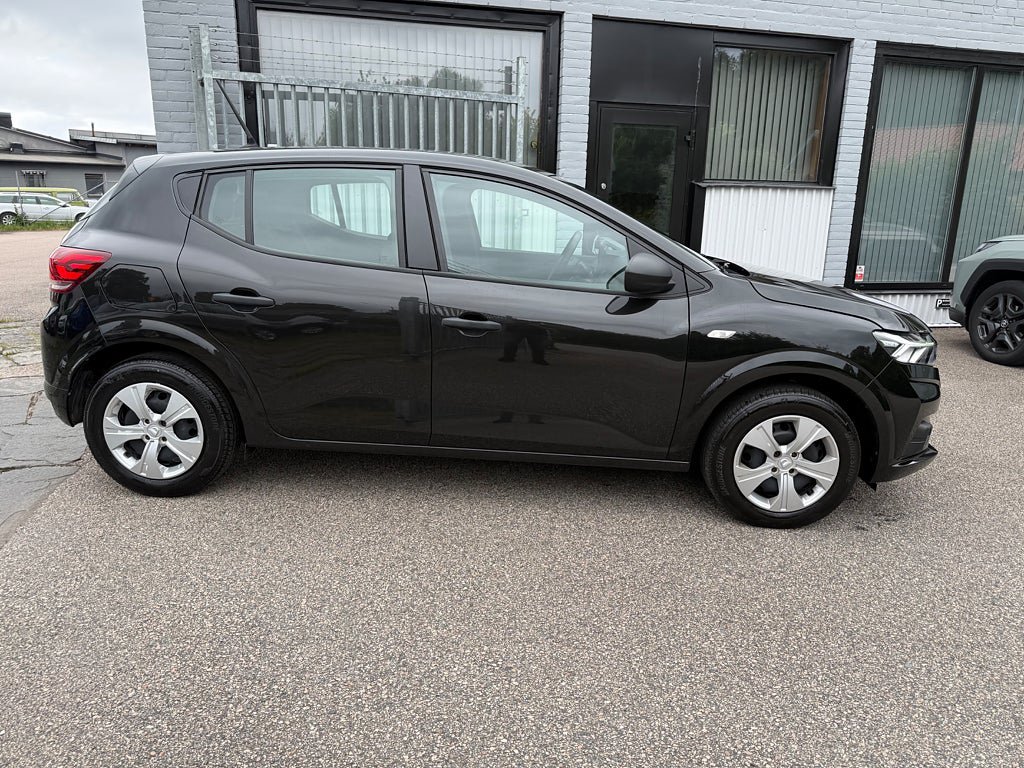 Vehicle Image 10